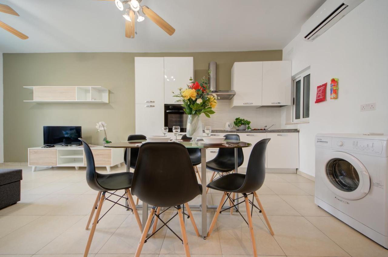 Azure Haven - Gzira Apartments And Penthouse By Shortletsmalta Luaran gambar