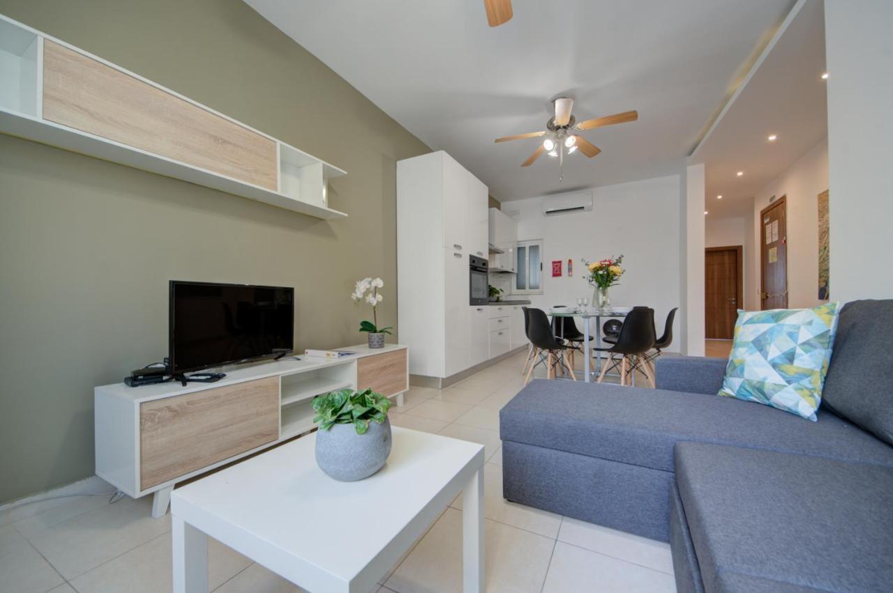 Azure Haven - Gzira Apartments And Penthouse By Shortletsmalta Luaran gambar
