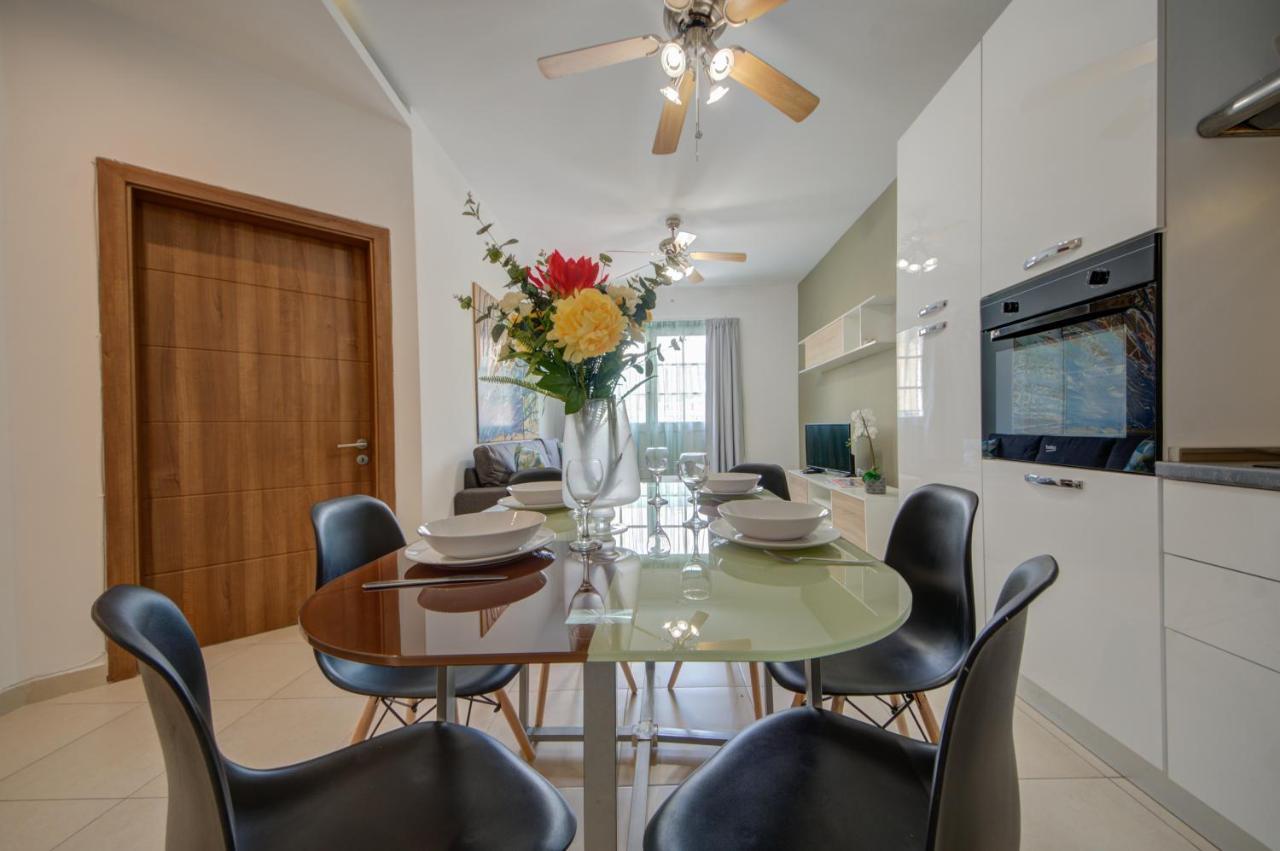 Azure Haven - Gzira Apartments And Penthouse By Shortletsmalta Luaran gambar