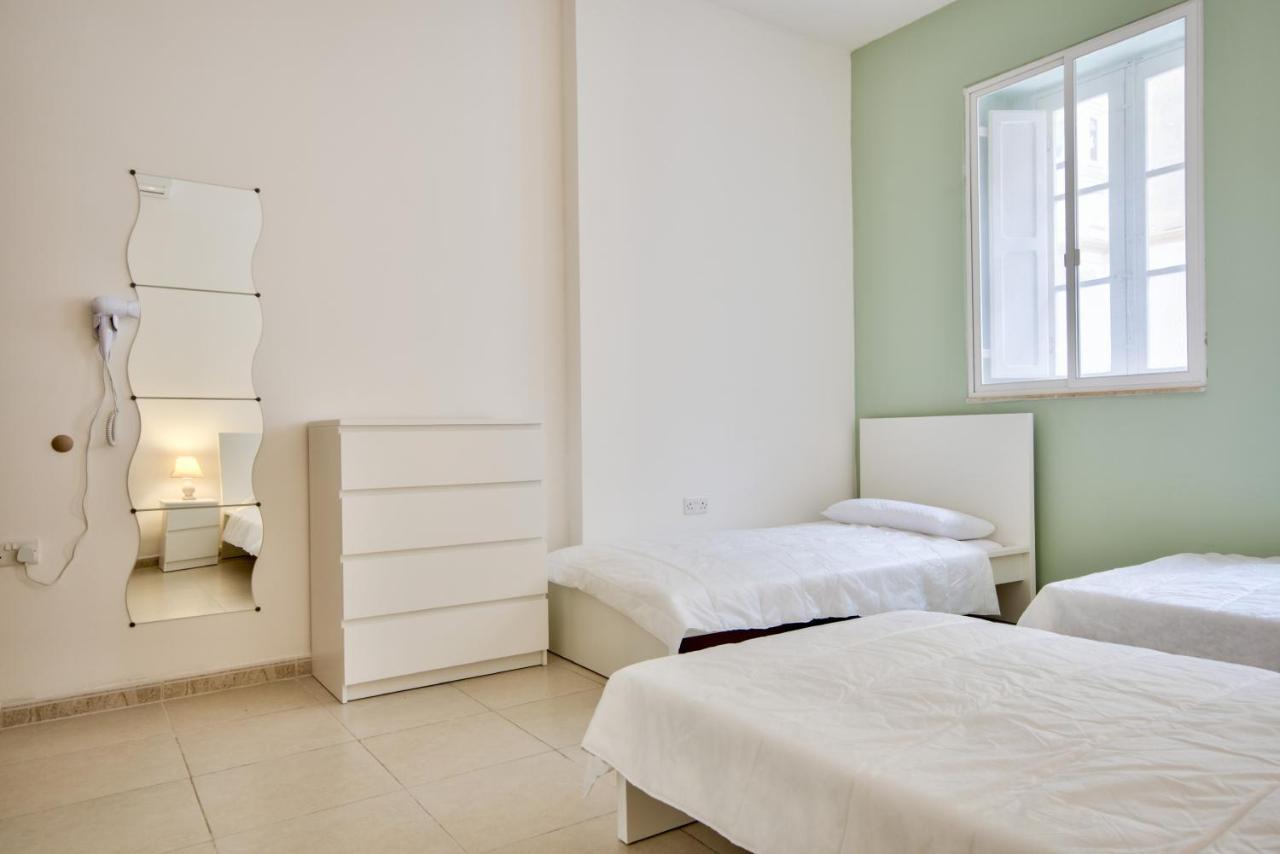 Azure Haven - Gzira Apartments And Penthouse By Shortletsmalta Luaran gambar