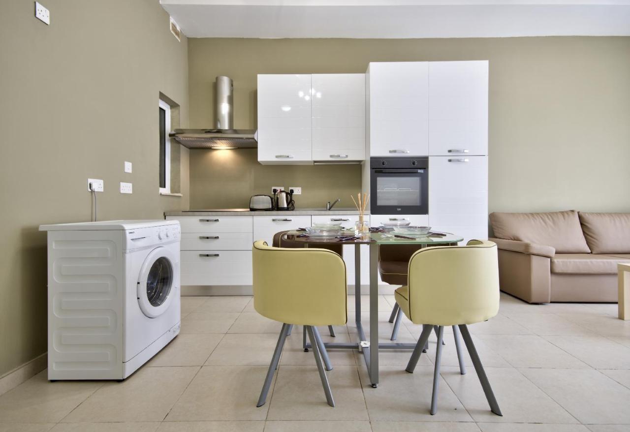 Azure Haven - Gzira Apartments And Penthouse By Shortletsmalta Luaran gambar