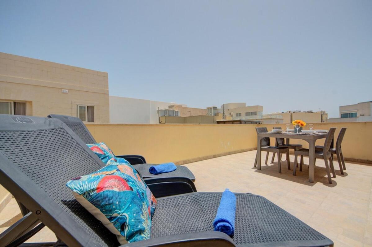 Azure Haven - Gzira Apartments And Penthouse By Shortletsmalta Bilik gambar