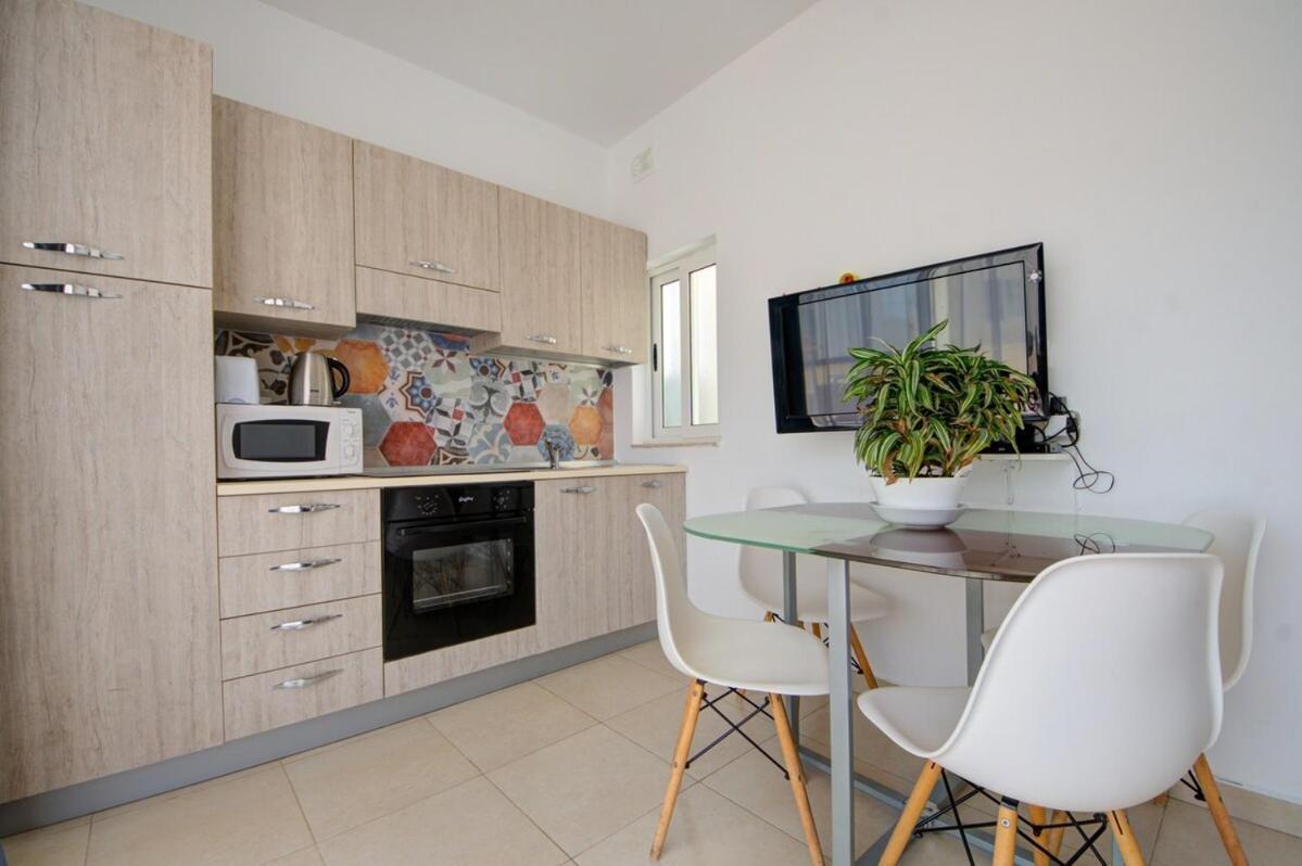 Azure Haven - Gzira Apartments And Penthouse By Shortletsmalta Bilik gambar
